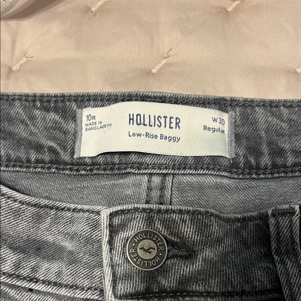 Hollister Low-Rise Baggy Jeans - Gray Wash